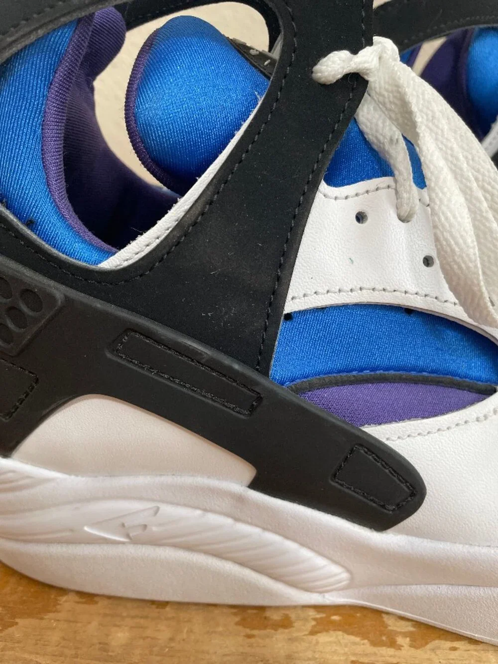 Nike Air Flight Huarache OG 2022 White Varsity Purple FD0183-101 MEn's Sz 12